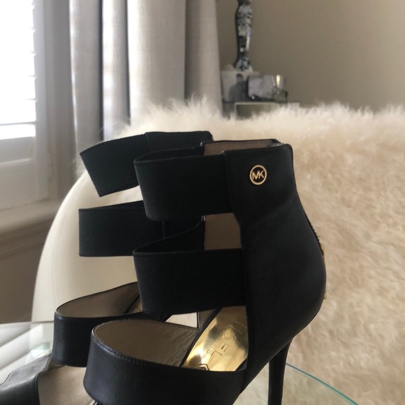 Michael kors heels - Picture 2 of 5